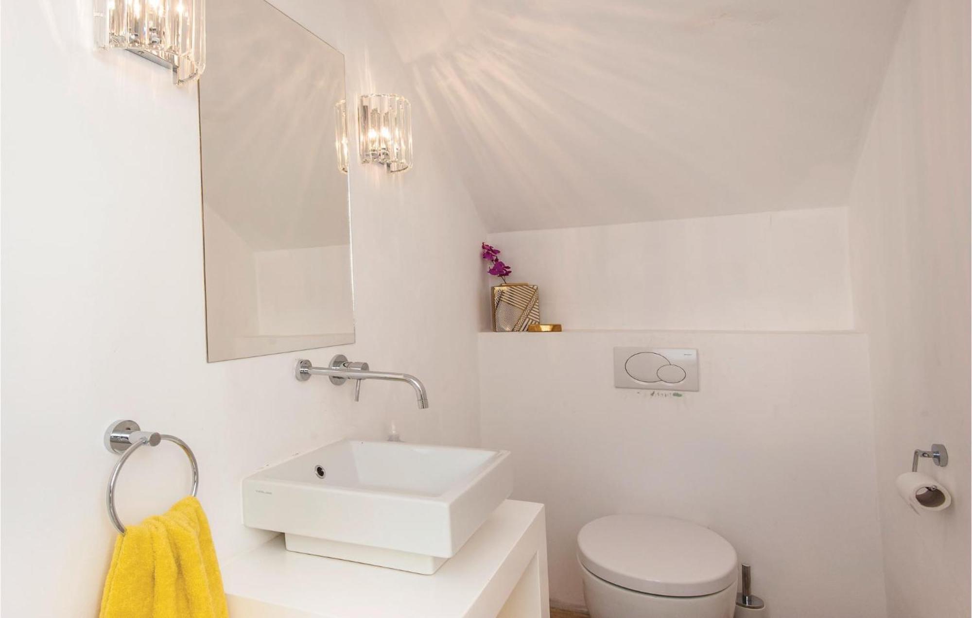 Casa vacanze Stunning In With Outdoor Swimming Pool *