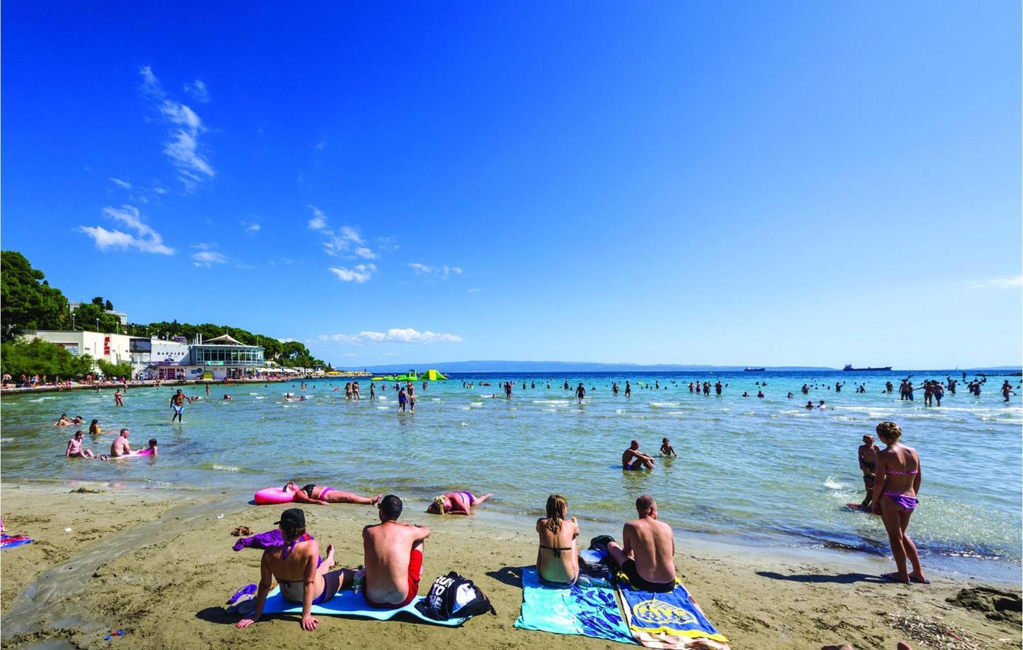Casa vacanze Stunning In With Outdoor Swimming Pool *